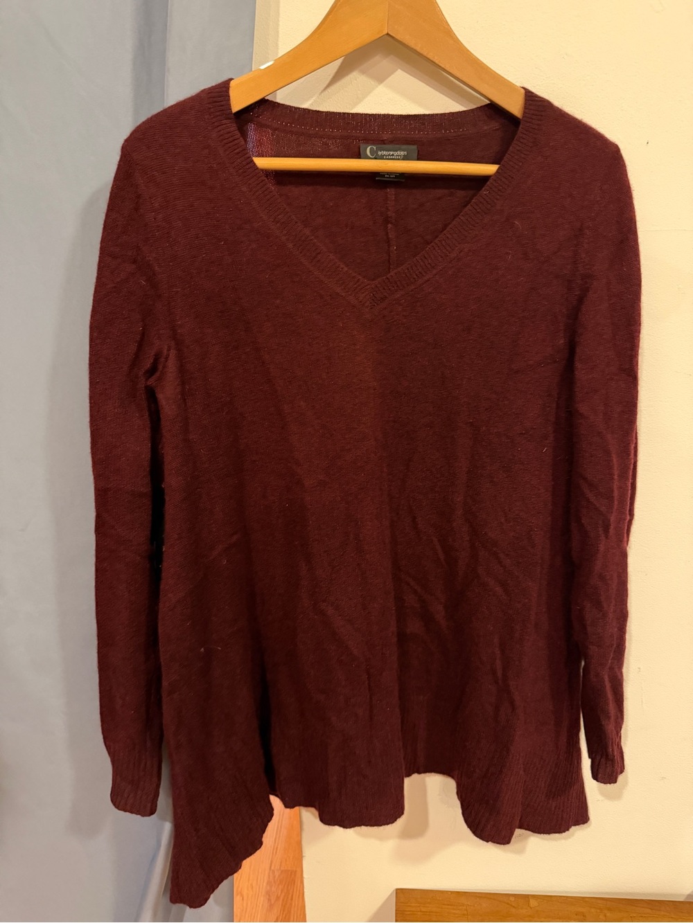 Cashmere V-Neck Sweater - Burgundy